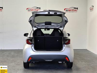 2021 Toyota Yaris - Thumbnail