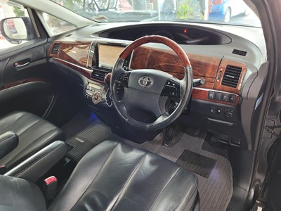 2015 Toyota Estima - Thumbnail