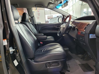 2015 Toyota Estima - Thumbnail