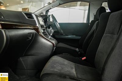 2013 Toyota Vellfire - Thumbnail