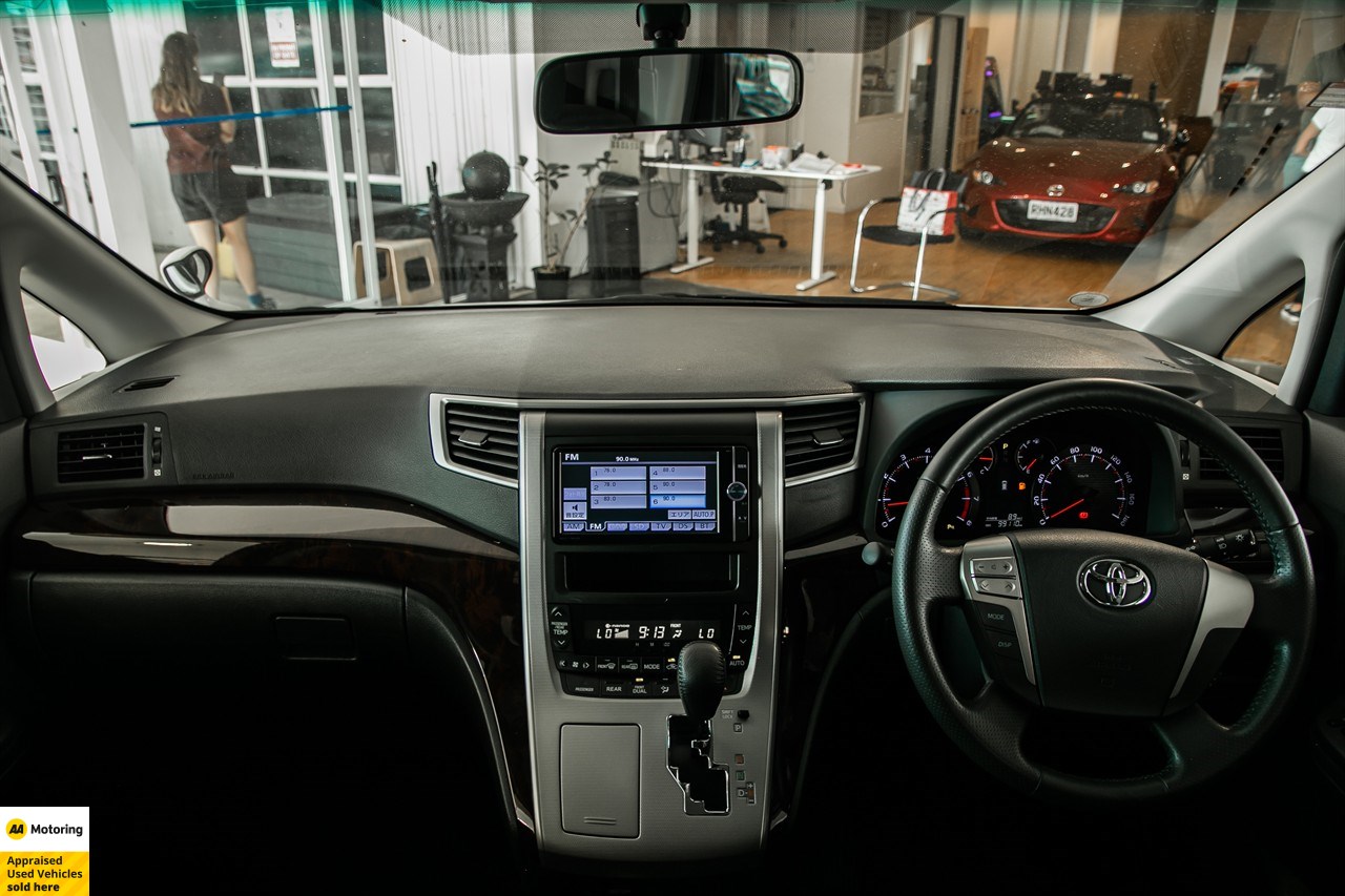 2013 Toyota Vellfire