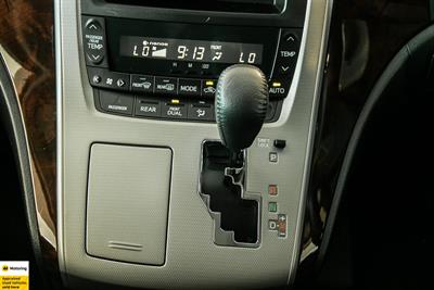 2013 Toyota Vellfire - Thumbnail