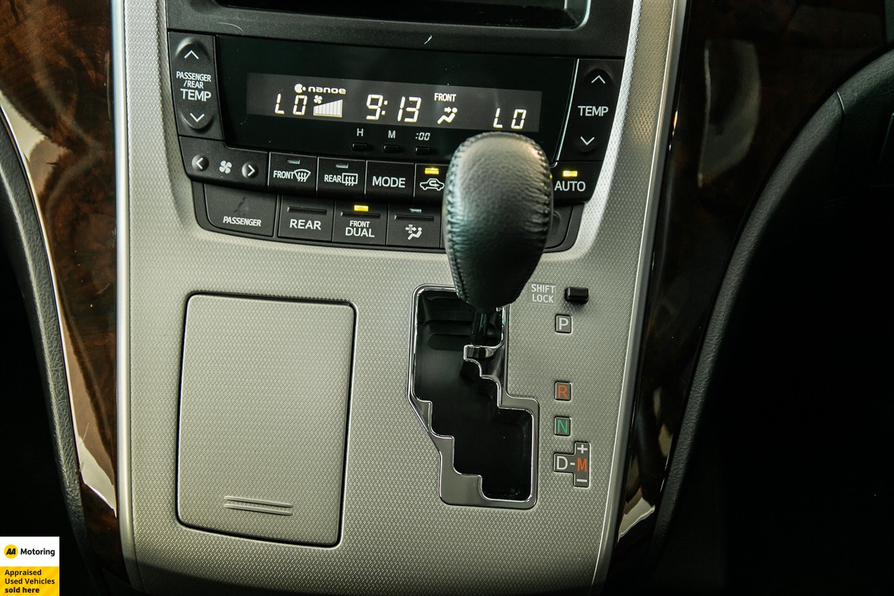 2013 Toyota Vellfire