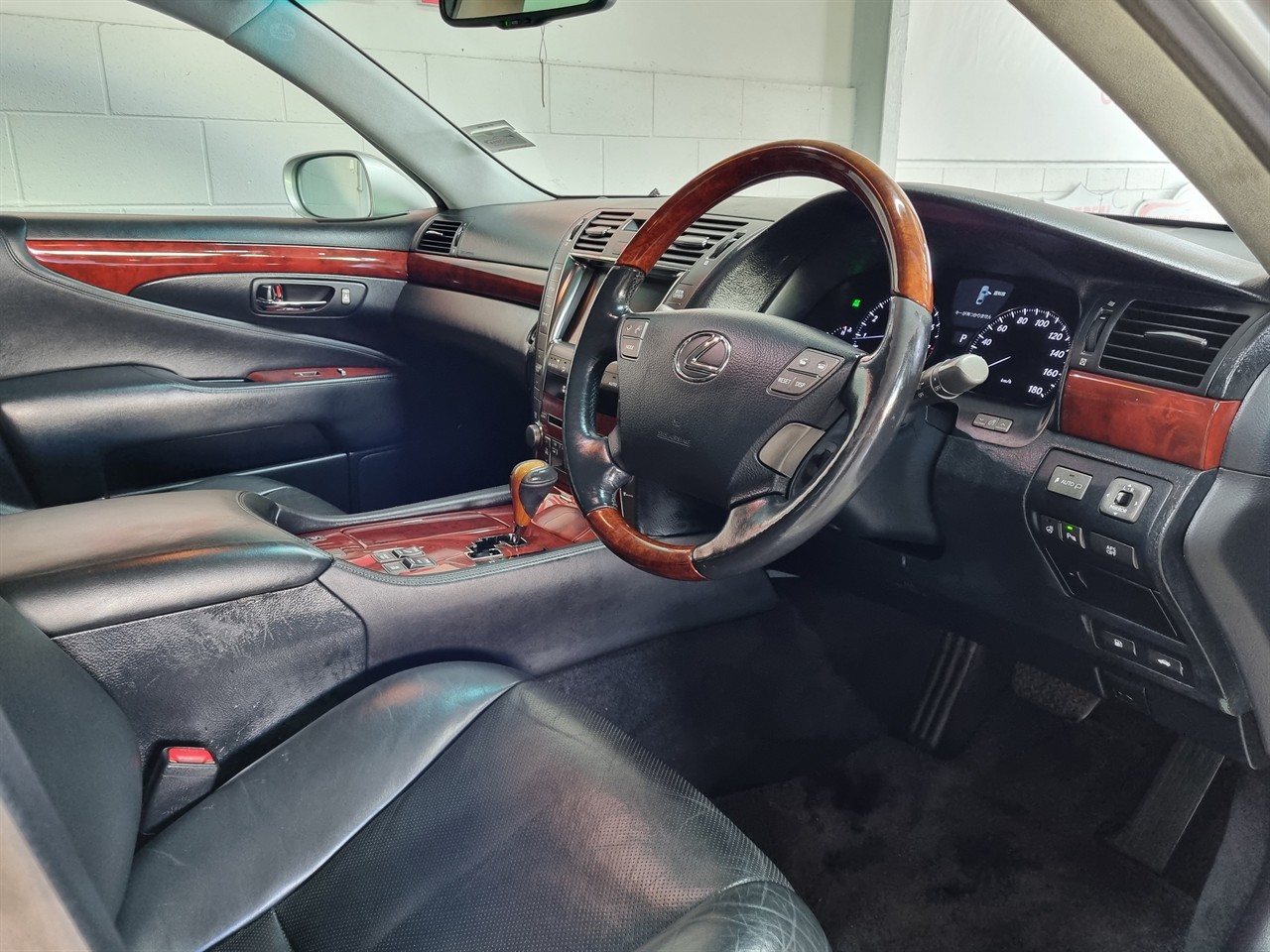 2007 Lexus LS 460
