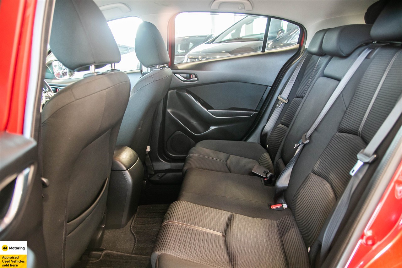 2016 Mazda Axela