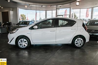 2019 Toyota Aqua - Thumbnail