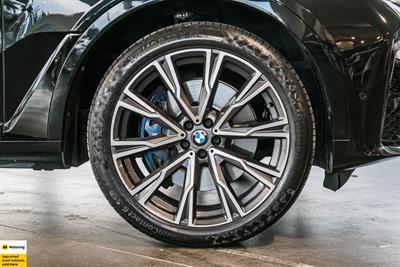2021 BMW X7 - Thumbnail