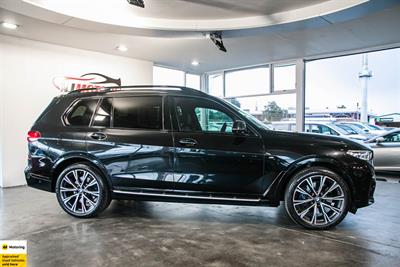 2021 BMW X7 - Thumbnail