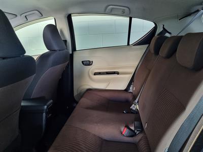 2012 Toyota Aqua - Thumbnail