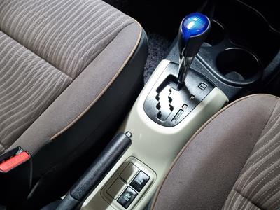 2012 Toyota Aqua - Thumbnail