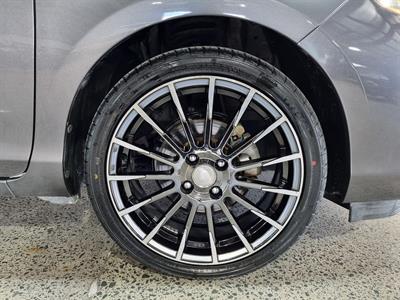 2012 Toyota Aqua - Thumbnail