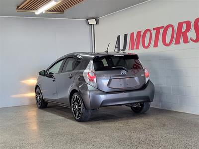 2012 Toyota Aqua - Thumbnail