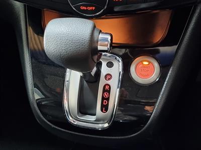 2014 Nissan Serena - Thumbnail