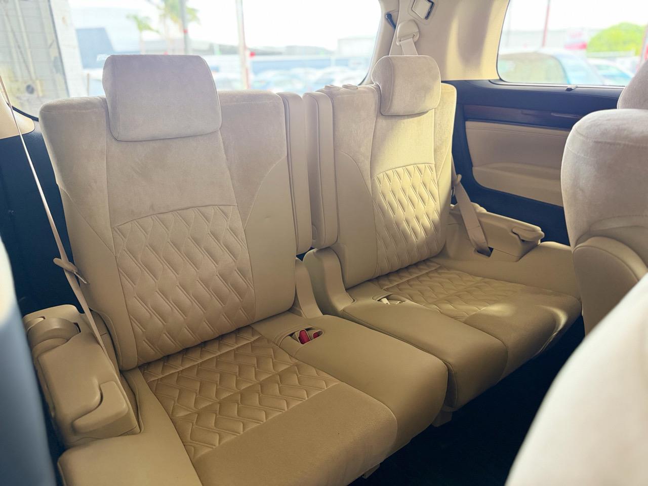 2015 Toyota Vellfire
