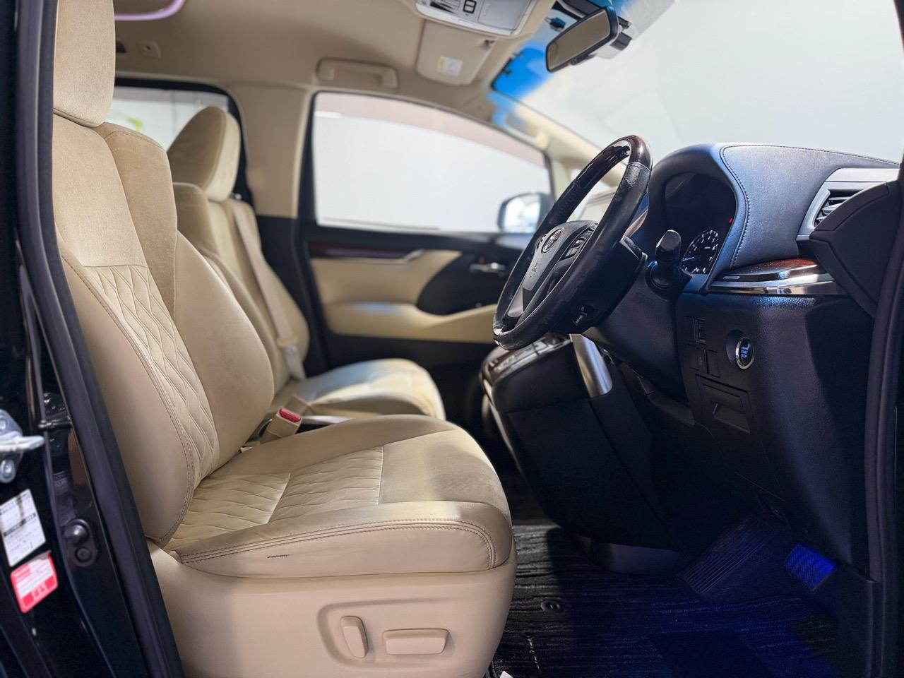 2015 Toyota Vellfire