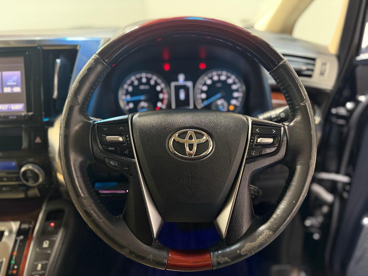 2015 Toyota Vellfire