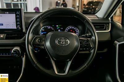 2021 Toyota RAV4 - Thumbnail