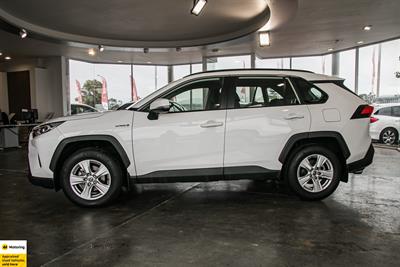 2021 Toyota RAV4 - Thumbnail