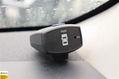 2013 Toyota Aqua - Thumbnail