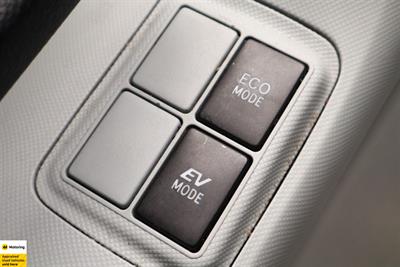2013 Toyota Aqua - Thumbnail