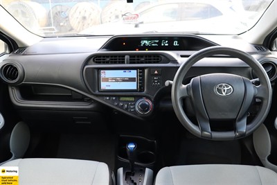 2014 Toyota Aqua - Thumbnail