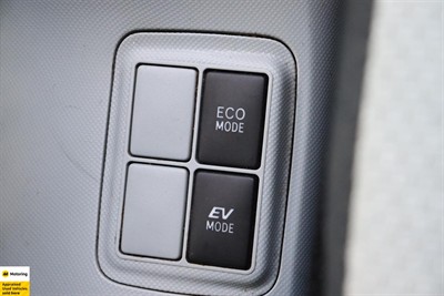 2014 Toyota Aqua - Thumbnail