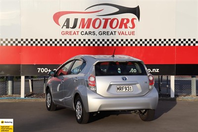 2014 Toyota Aqua - Thumbnail