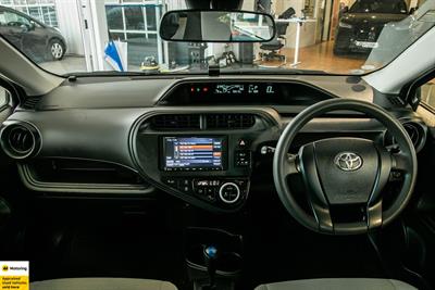2020 Toyota Aqua - Thumbnail