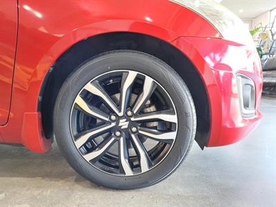 2014 Suzuki Swift - Thumbnail