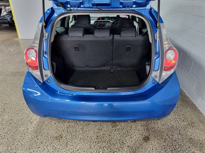 2013 Toyota Aqua - Thumbnail