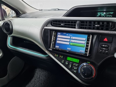 2013 Toyota Aqua - Thumbnail