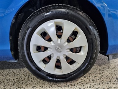 2013 Toyota Aqua - Thumbnail