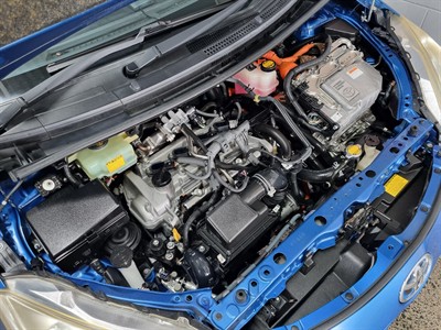 2013 Toyota Aqua - Thumbnail