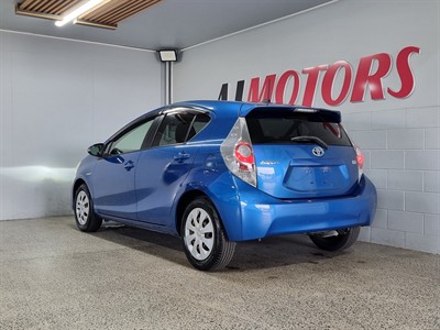 2013 Toyota Aqua - Thumbnail