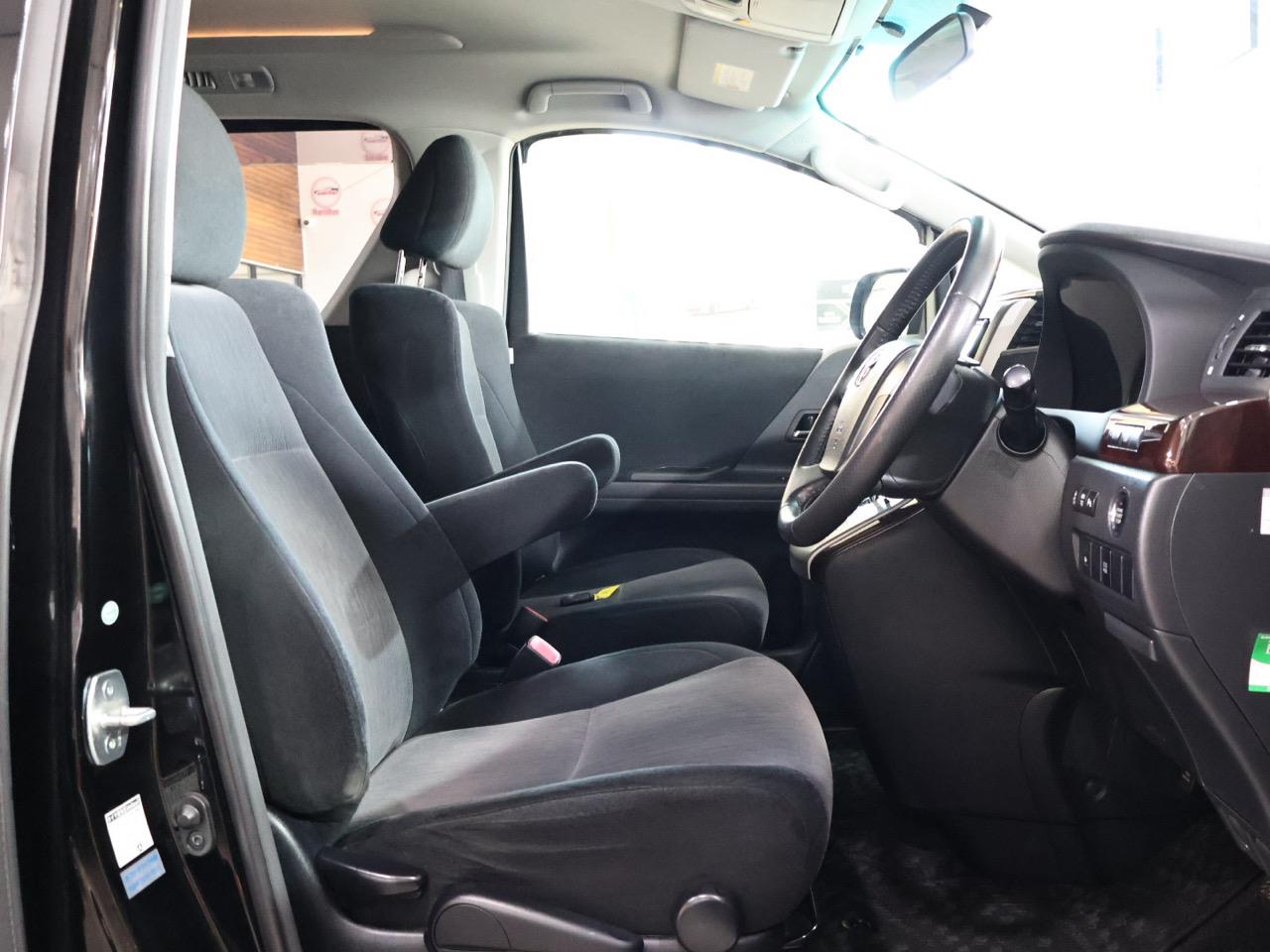 2013 Toyota Vellfire