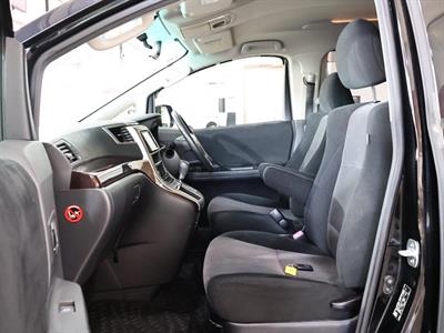 2013 Toyota Vellfire - Thumbnail