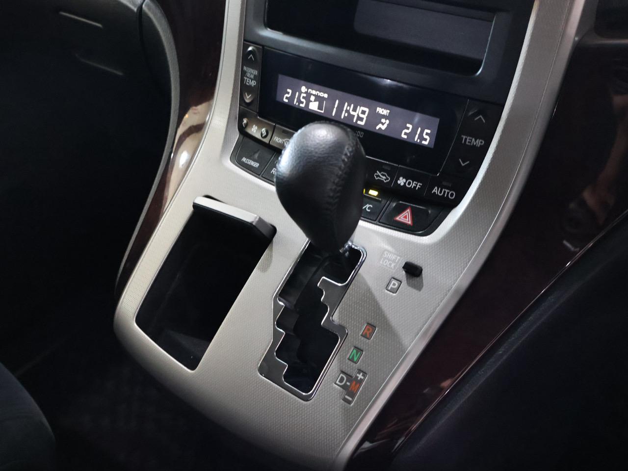 2013 Toyota Vellfire