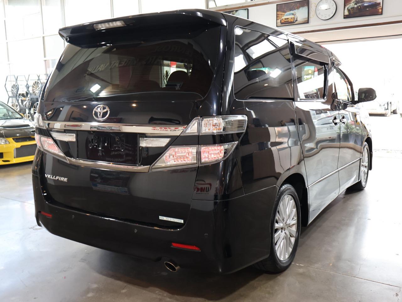 2013 Toyota Vellfire