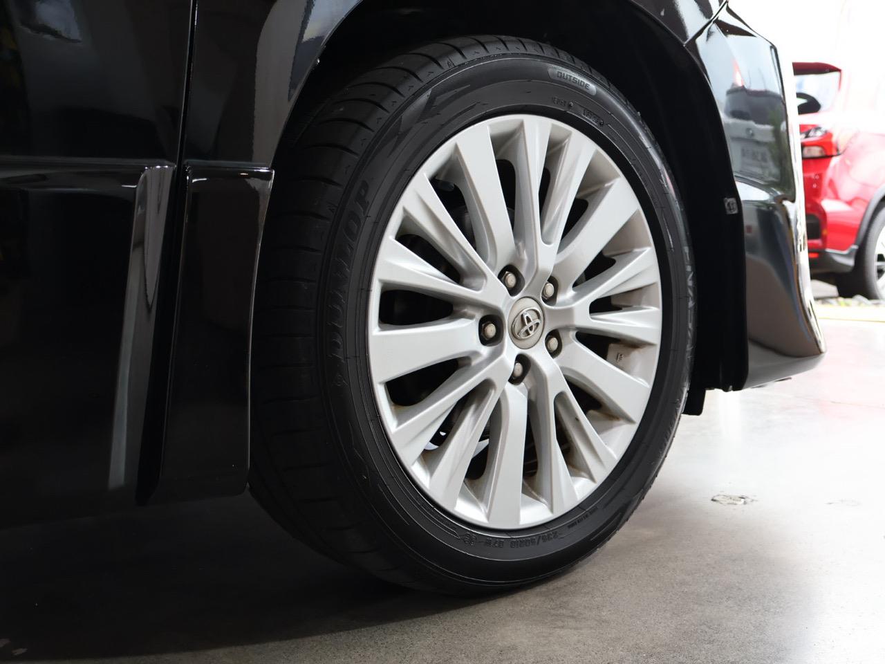 2013 Toyota Vellfire