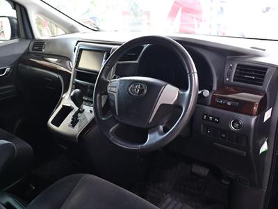 2013 Toyota Vellfire - Thumbnail