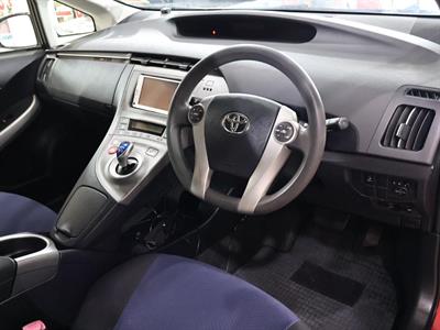 2013 Toyota Prius - Thumbnail
