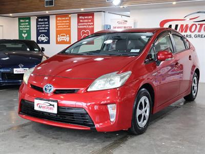 2013 Toyota Prius - Thumbnail