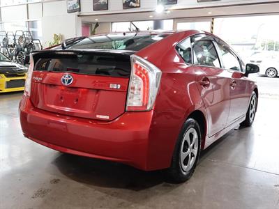 2013 Toyota Prius - Thumbnail