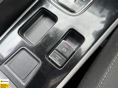 2021 Mitsubishi Outlander - Thumbnail