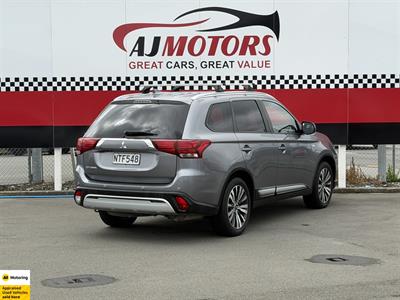 2021 Mitsubishi Outlander - Thumbnail