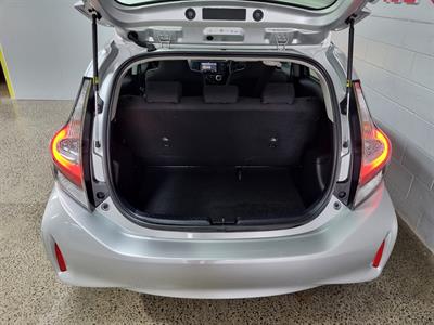 2018 Toyota Aqua - Thumbnail