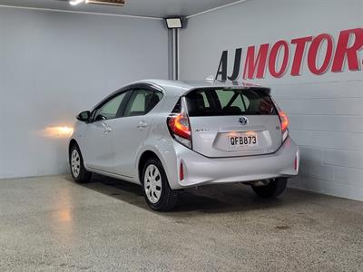 2018 Toyota Aqua - Thumbnail