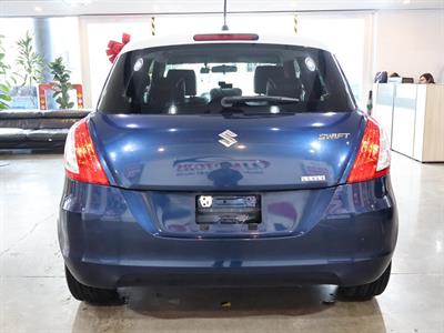 2015 Suzuki Swift - Thumbnail