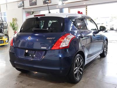 2015 Suzuki Swift - Thumbnail