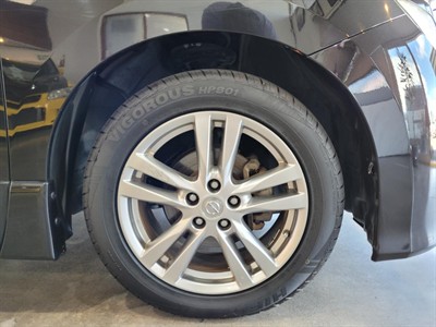 2012 Nissan Elgrand - Thumbnail